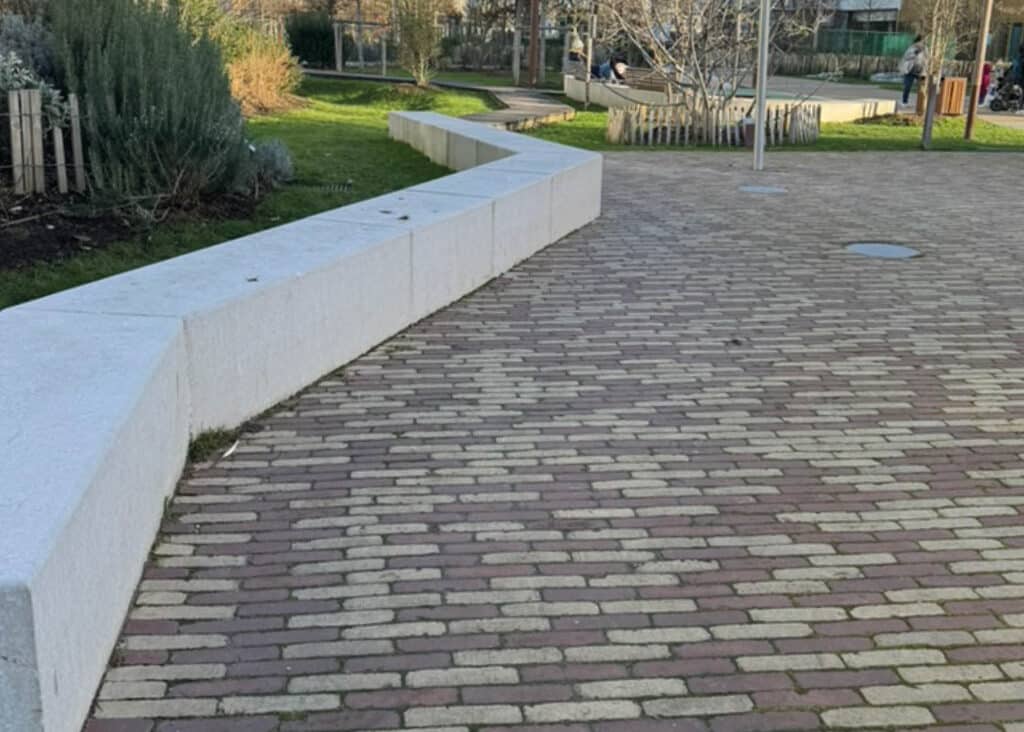 Aménagement urbain naturel et durable grâce aux pavés - briques en terre cuite Mica International Aménagement urbain naturel et durable grâce aux pavés - briques en terre cuite Mica International